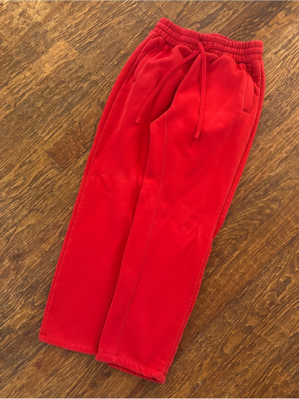 🍒 [SIZE M] Evellyhootd Cherry Red Heavyweight Fleece Sweats 🎒